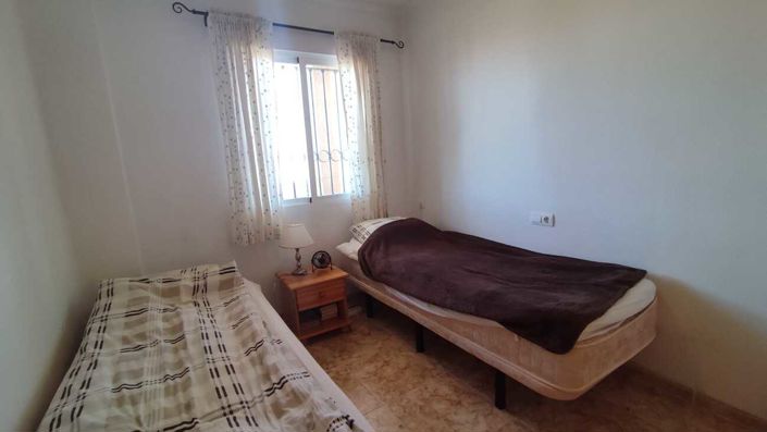 Image No.15-2 Bed Property for sale