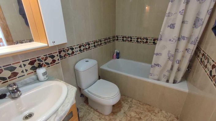 Image No.16-2 Bed Property for sale