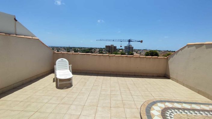 Image No.17-2 Bed Property for sale