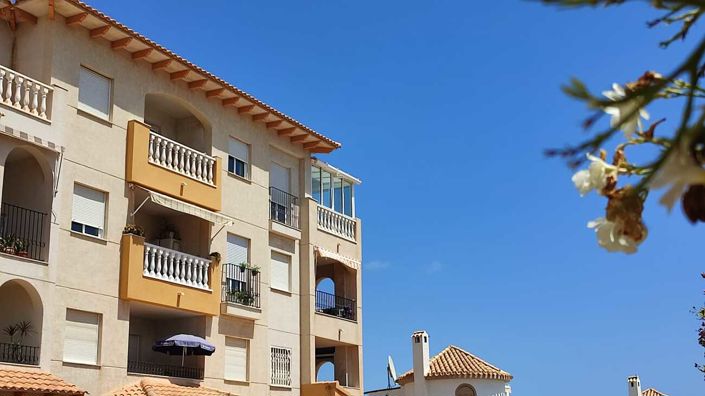 Image No.23-2 Bed Property for sale