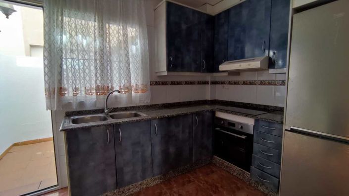 Image No.12-3 Bed Townhouse for sale