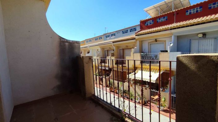 Image No.14-3 Bed Townhouse for sale