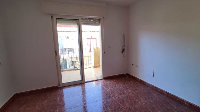 Image No.16-3 Bed Townhouse for sale