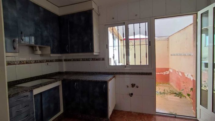 Image No.7-3 Bed Townhouse for sale