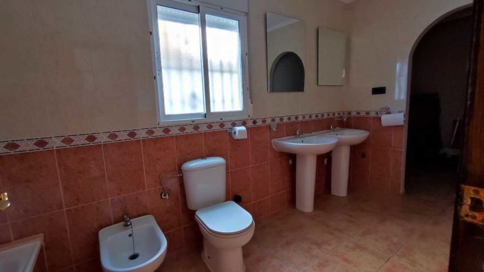 Image No.21-5 Bed Villa for sale