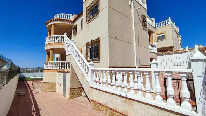 Image No.10-5 Bed Villa for sale