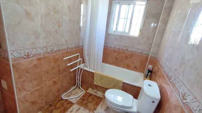 Image No.18-2 Bed Villa for sale