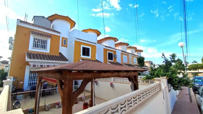 Image No.2-2 Bed Townhouse for sale