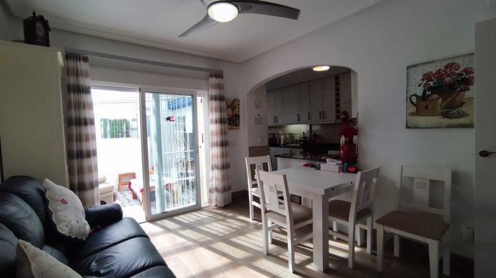 Image No.13-2 Bed Townhouse for sale