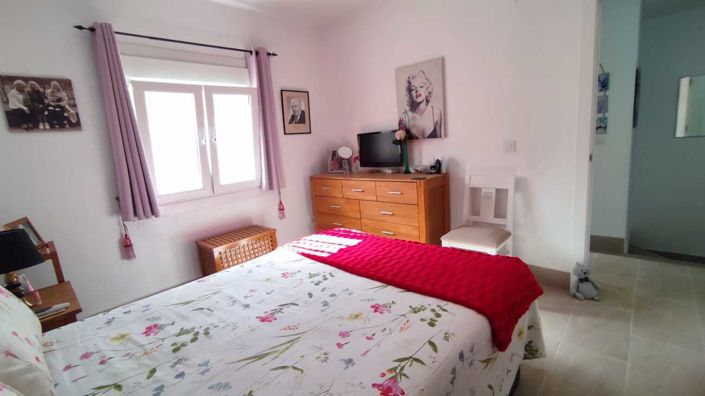 Image No.20-2 Bed Townhouse for sale