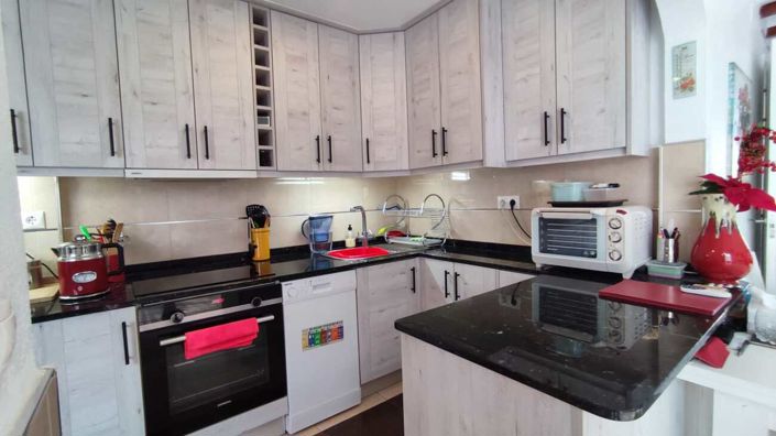 Image No.4-2 Bed Townhouse for sale