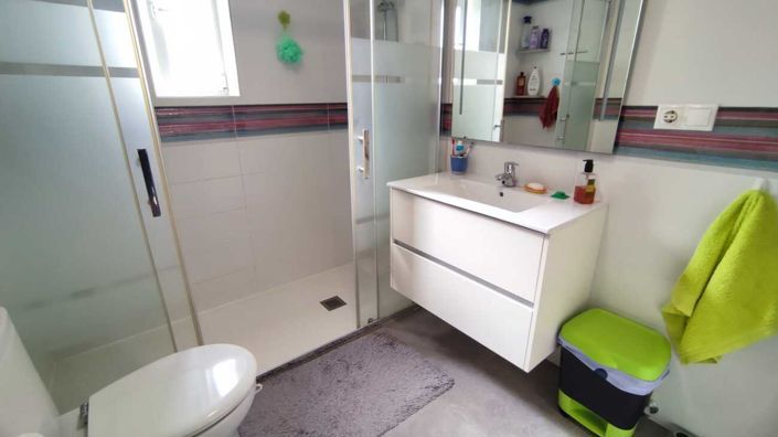 Image No.6-2 Bed Townhouse for sale