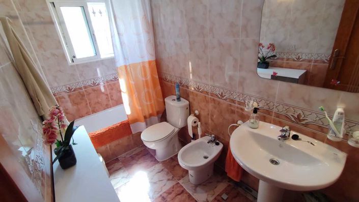 Image No.6-2 Bed Bungalow for sale