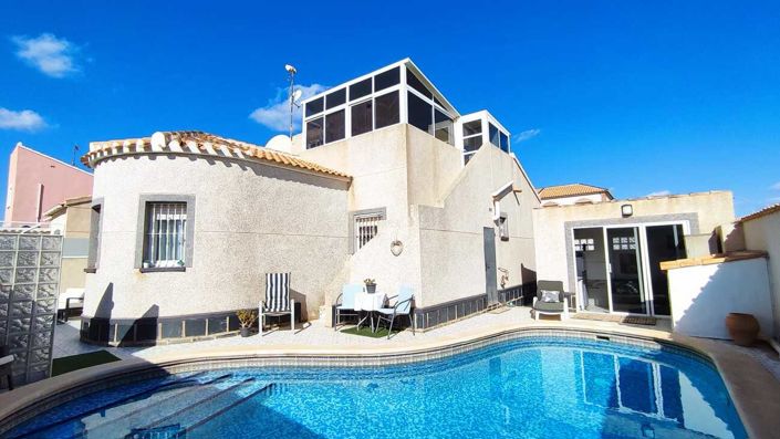 Image No.2-4 Bed Villa for sale