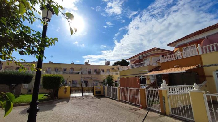 Image No.9-2 Bed Townhouse for sale