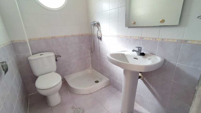 Image No.7-3 Bed House for sale