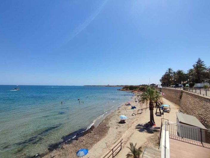 Image No.17-3 Bed Property for sale