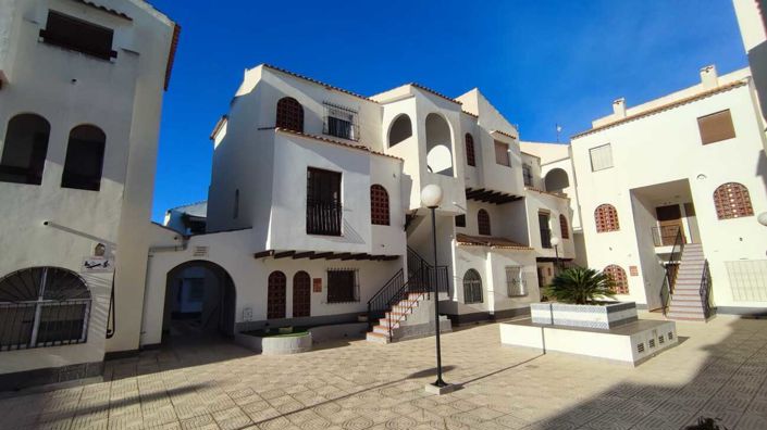 Image No.11-1 Bed Property for sale