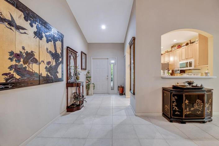 Image No.5-2 Bed Villa for sale