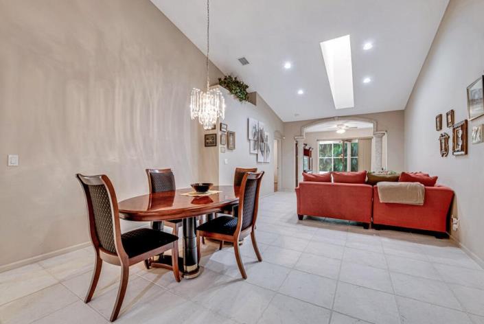 Image No.16-2 Bed Villa for sale