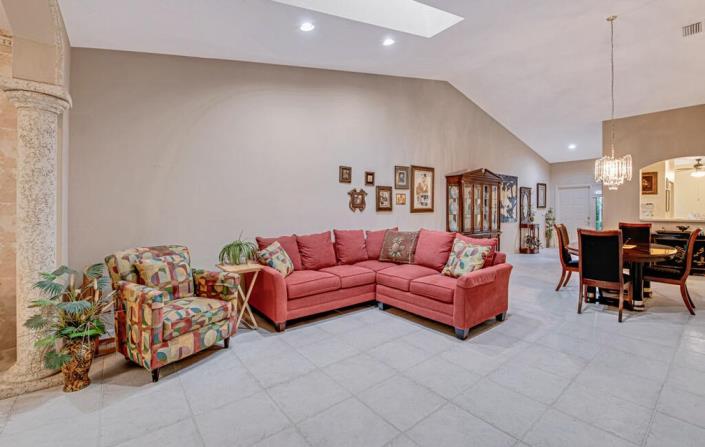 Image No.21-2 Bed Villa for sale