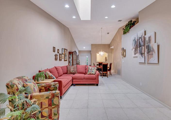 Image No.22-2 Bed Villa for sale