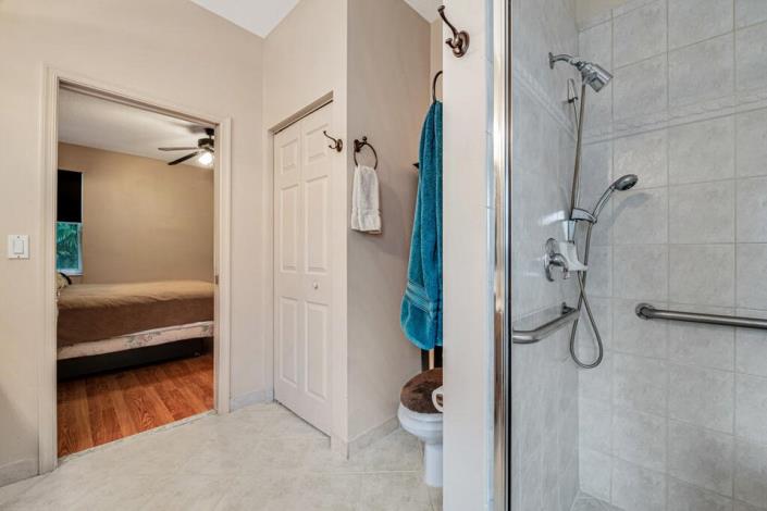 Image No.32-2 Bed Villa for sale