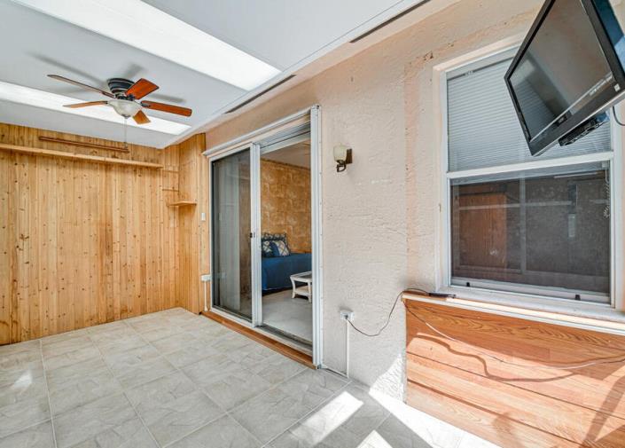 Image No.40-2 Bed Villa for sale