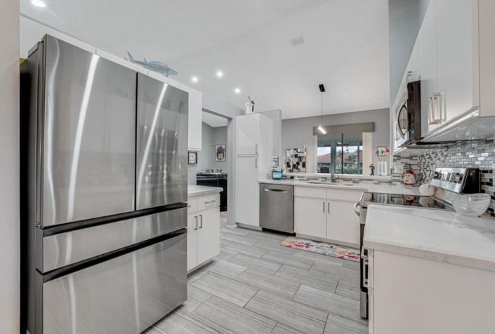 Image No.21-2 Bed Condo for sale