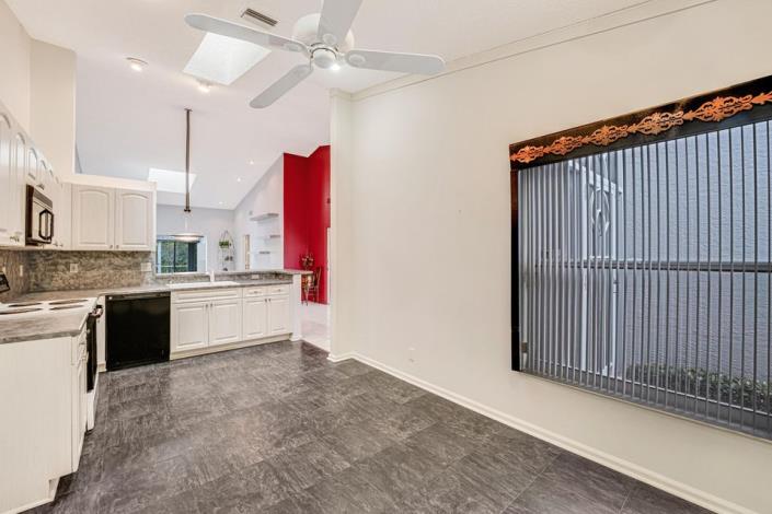 Image No.11-2 Bed Villa for sale