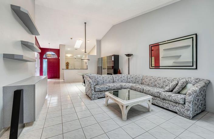 Image No.16-2 Bed Villa for sale