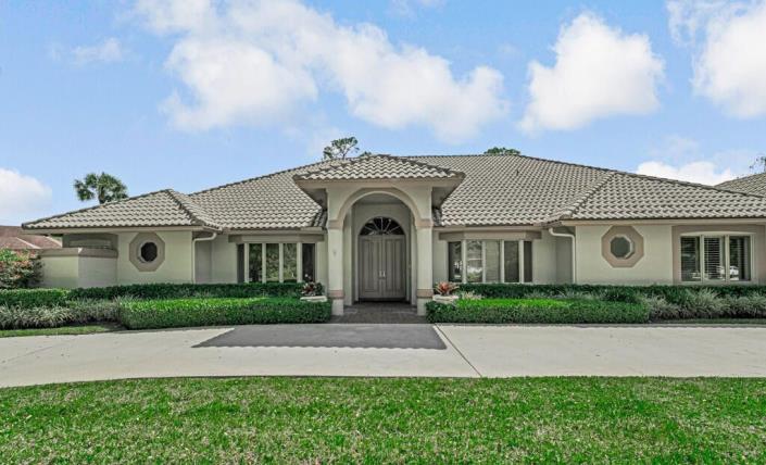 Image No.3-5 Bed House for sale