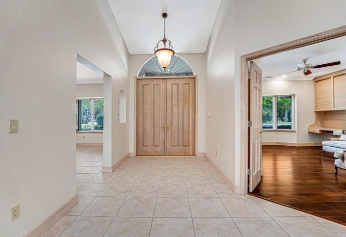 Image No.5-5 Bed House for sale