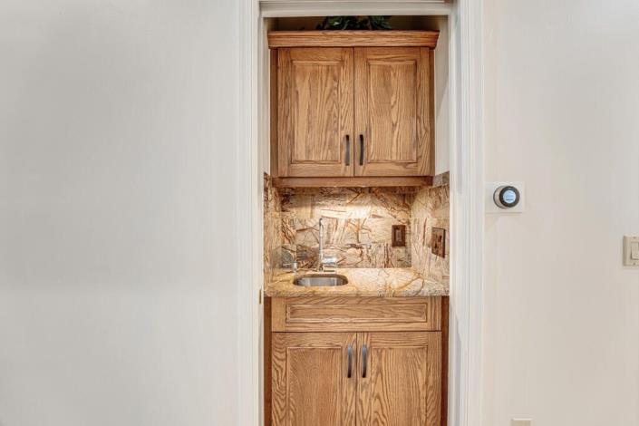 Image No.11-5 Bed House for sale