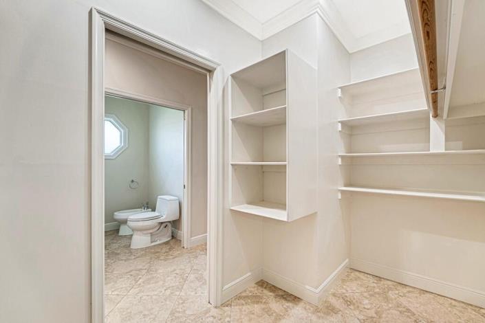 Image No.16-5 Bed House for sale