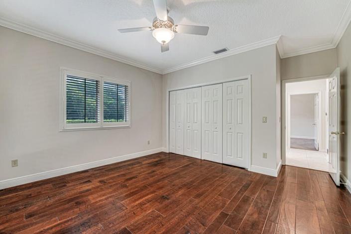 Image No.24-5 Bed House for sale