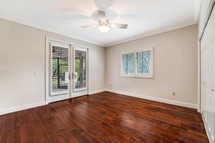 Image No.25-5 Bed House for sale