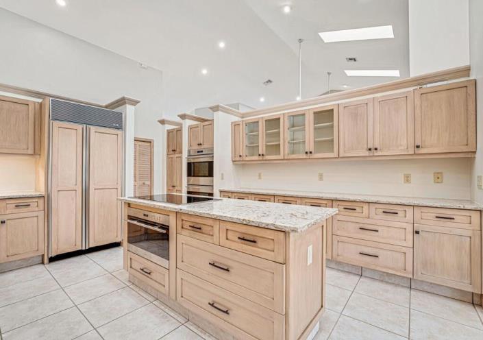 Image No.35-5 Bed House for sale