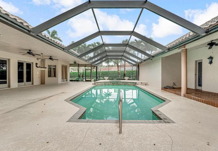 Image No.42-5 Bed House for sale