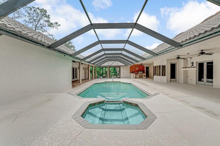 Image No.46-5 Bed House for sale