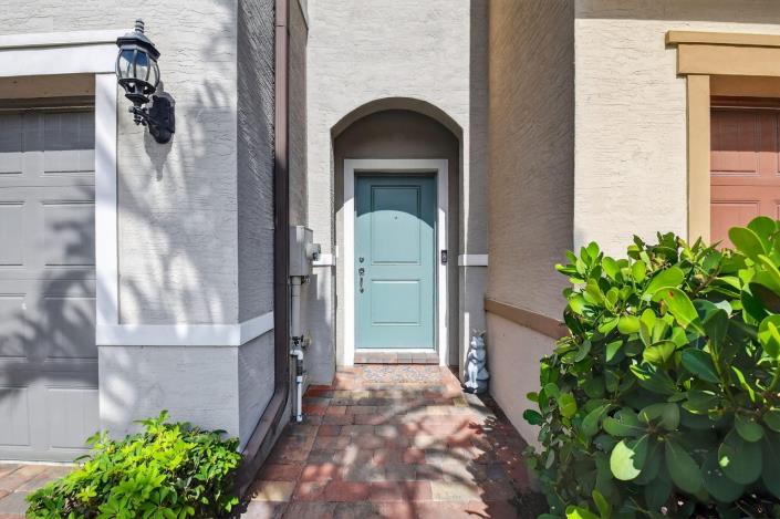 Image No.2-3 Bed Townhouse for sale