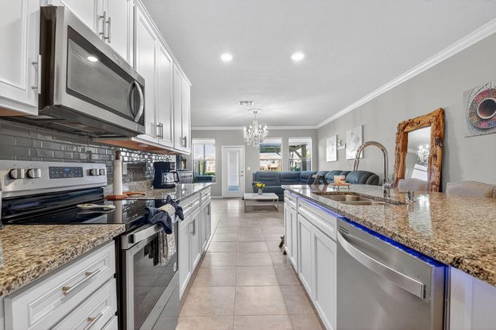 Image No.8-3 Bed Townhouse for sale