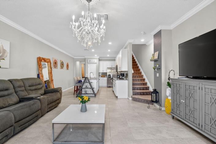 Image No.13-3 Bed Townhouse for sale