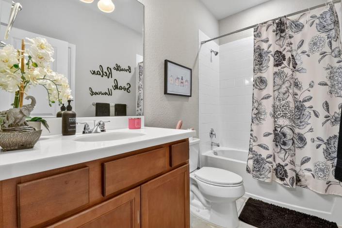 Image No.18-3 Bed Townhouse for sale