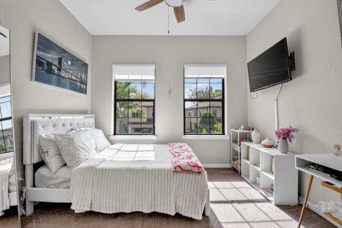 Image No.20-3 Bed Townhouse for sale