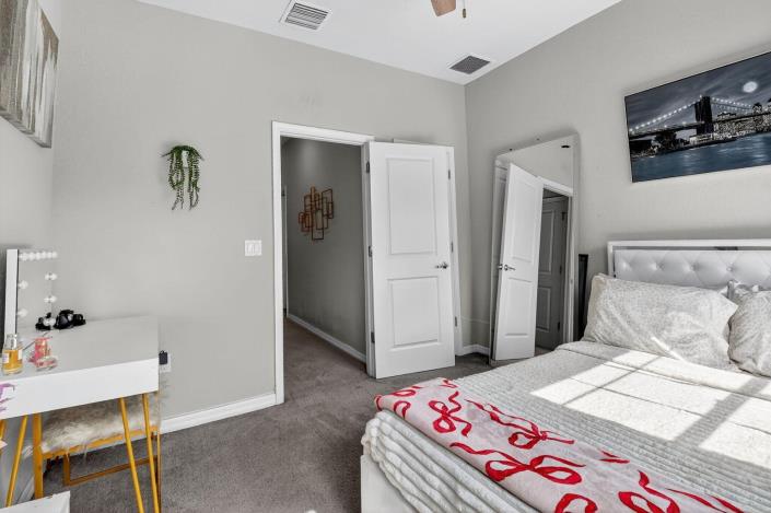 Image No.21-3 Bed Townhouse for sale