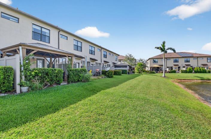 Image No.43-3 Bed Townhouse for sale