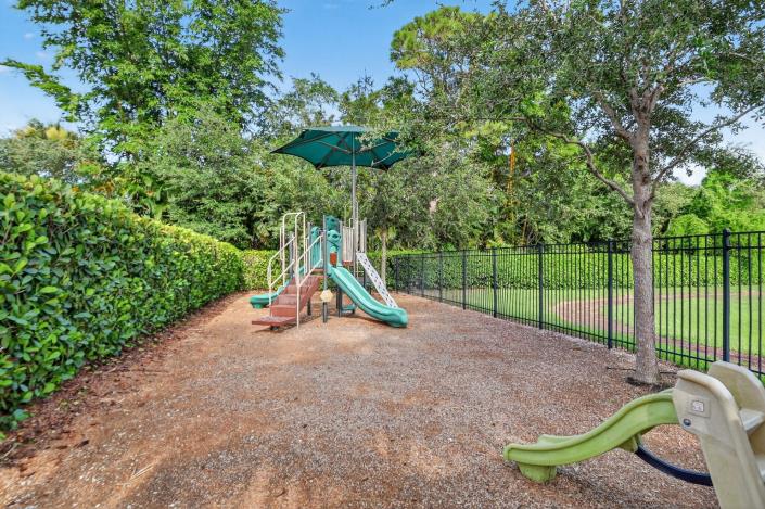 Image No.49-3 Bed Townhouse for sale