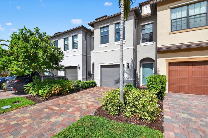 Image No.51-3 Bed Townhouse for sale