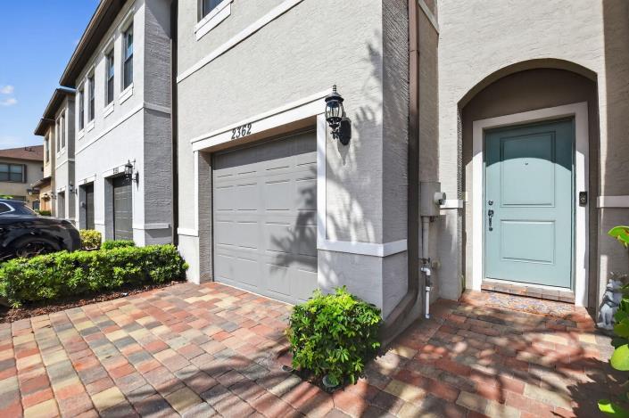 Image No.52-3 Bed Townhouse for sale